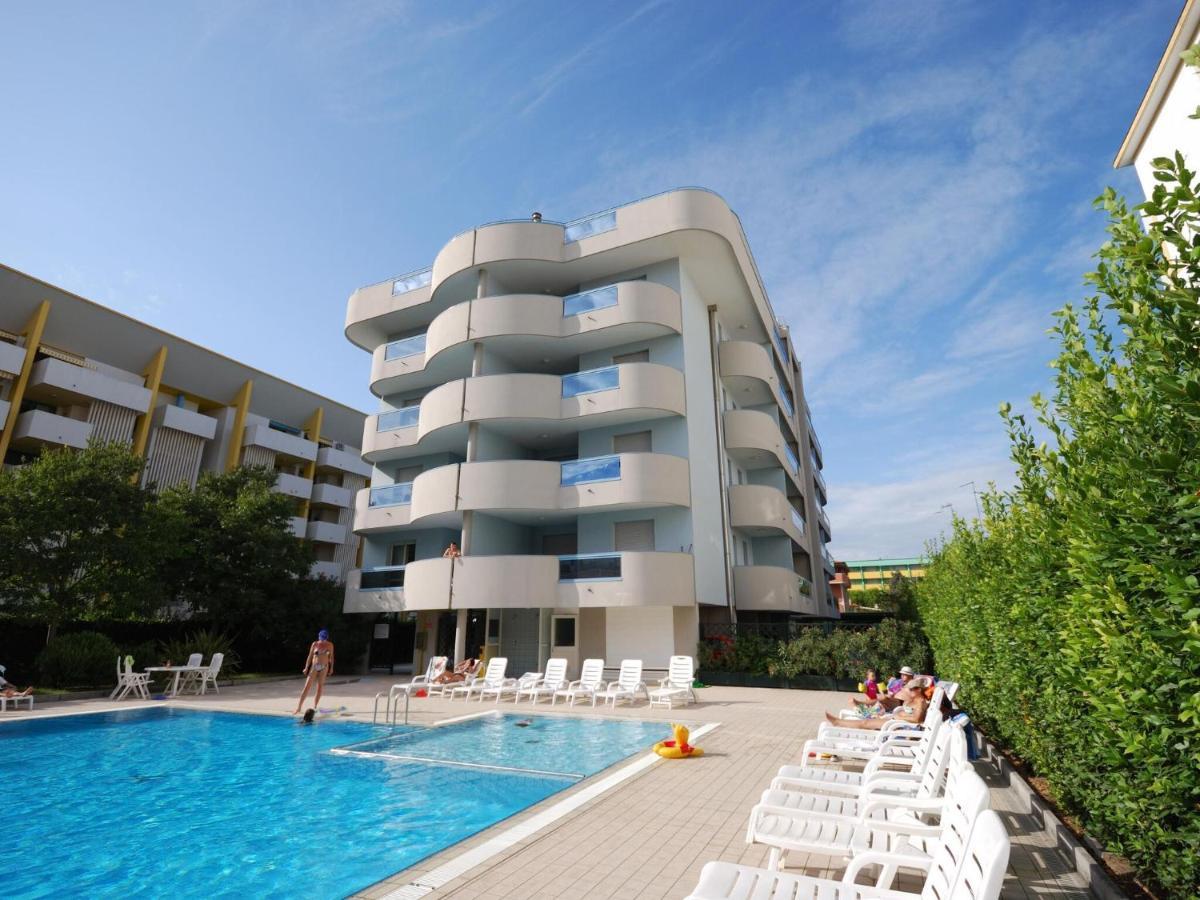 Apartment In Bibione Spiaggia Near The Beach Экстерьер фото